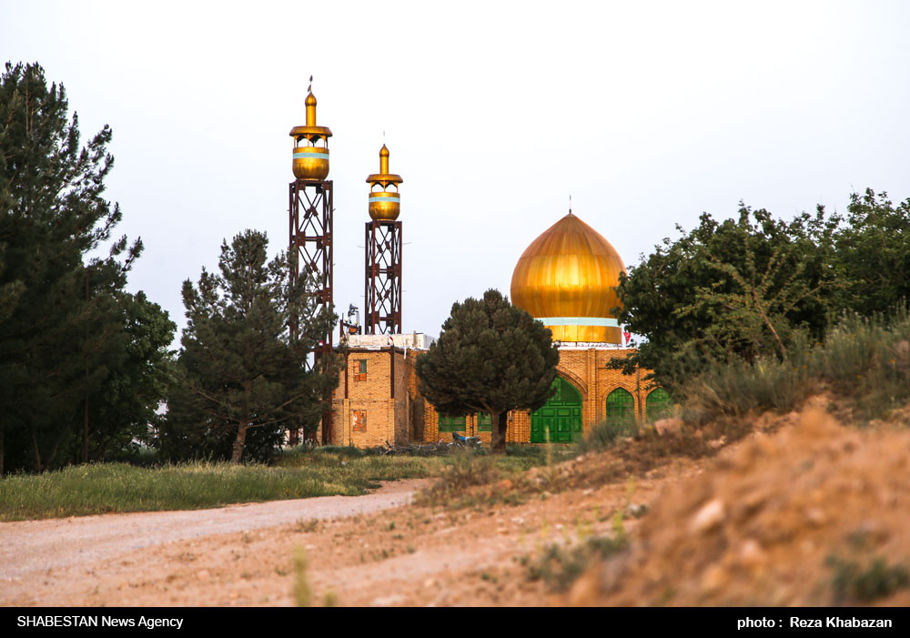 زائران امامزاده محمدرضا (ع) از راه آسفالته مناسب برخوردار شدند