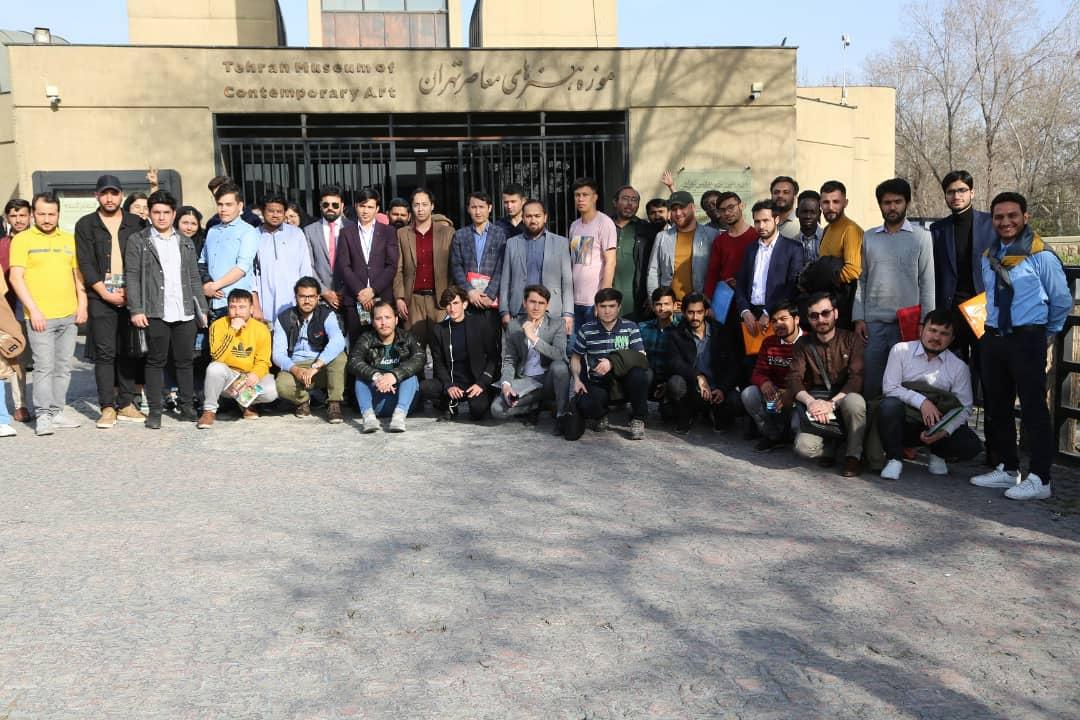 بازدید دانشجویان بین المللی در ایران از موزه هنرهای معاصر تهران