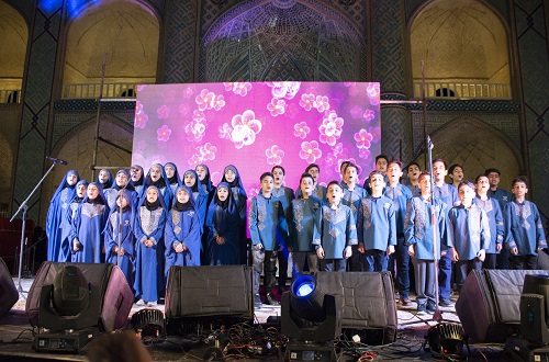 اجرای سرودهای پاتوقی با حضور گروه های سرود کانون های مساجد استان در یزد  