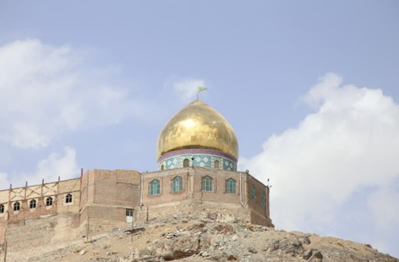 بقعه متبرکه «بی بی زینب خاتون» میزبان مسافران نوروزی