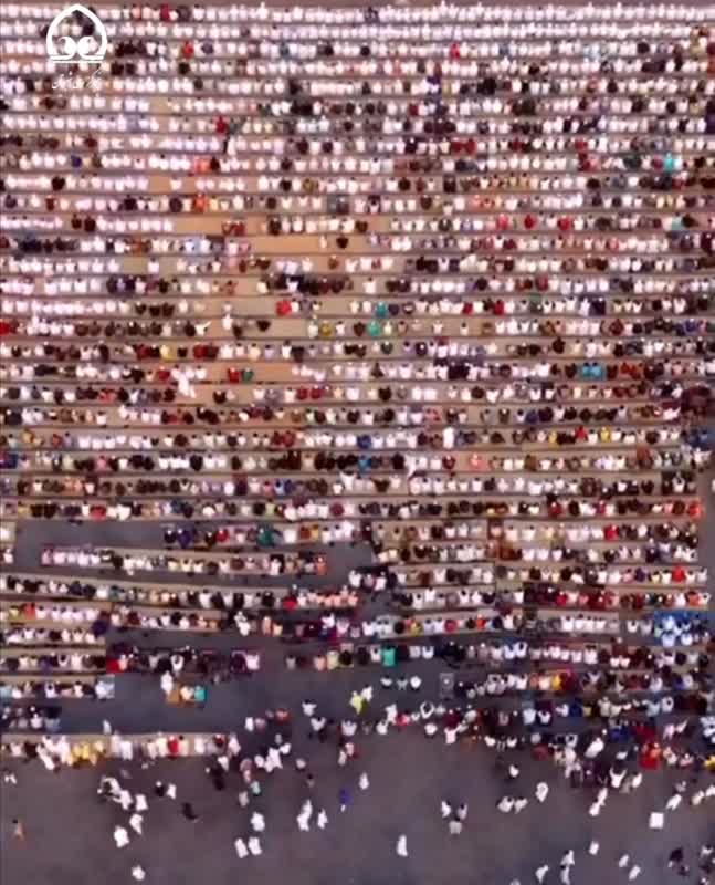  فیلم |  اقامه نماز عید سعید فطر در عمان