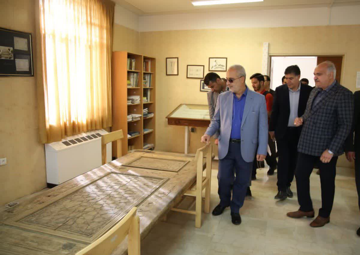 نگهداری بیش از ۱۰ هزار شیء تاریخی در موزه هرندی کرمان/ تاکید استاندار بر افزایش وسعت این مجموعه