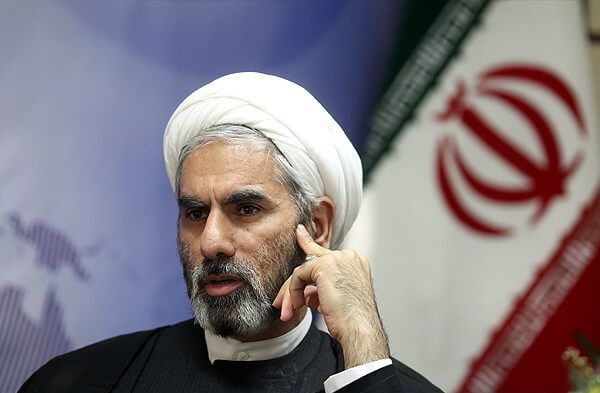 الگوی مسجدمحوری با حماسه خیابان از حرف و شعار به عمل تبدیل شد