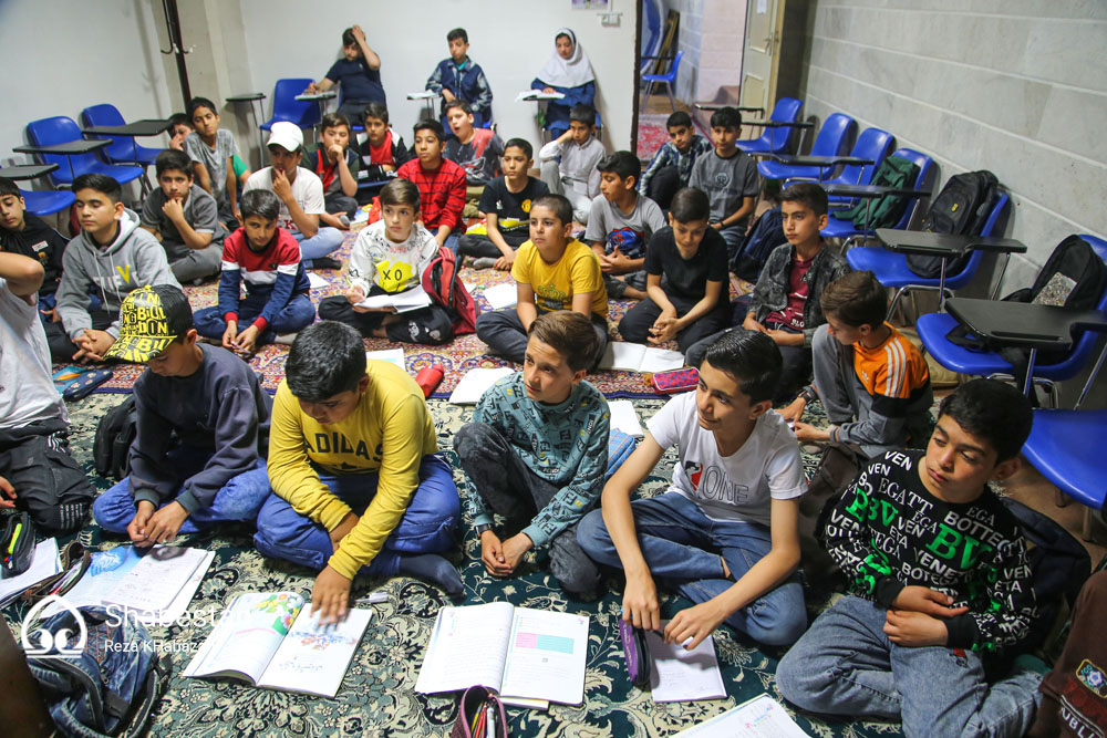 تجلی همدلی بچه‌های مسجد در کانون امام خامنه‌ای روستای باغ‌معروف