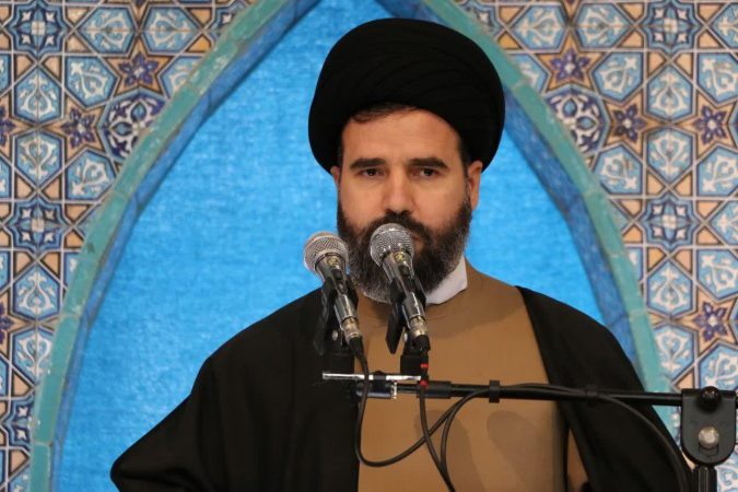  امام خمینی(ره)  یک انقلاب الهی را پایه‌ریزی و ایجاد کرد