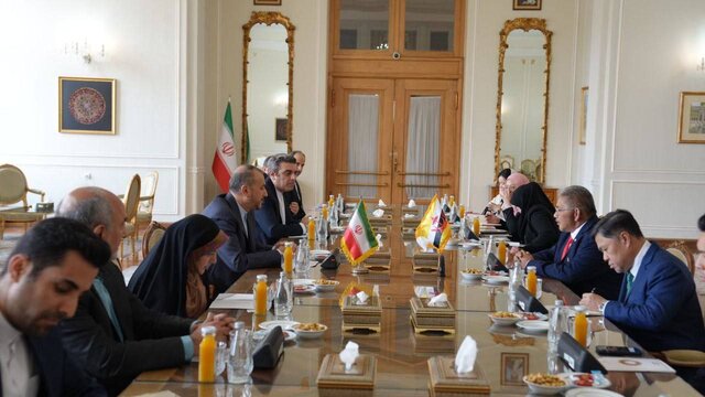  رایزنی وزیران امور خارجه ایران و بروئنی دارالسلام درباره مسائل کنسولی 