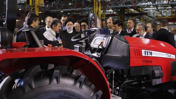 بازدید رئیس جمهور از خط تولید شرکت تراکتورسازی تبریز