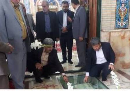 معاون وزیر فرهنگ و ارشاد اسلامی به شهدای استان سمنان ادای احترام کرد