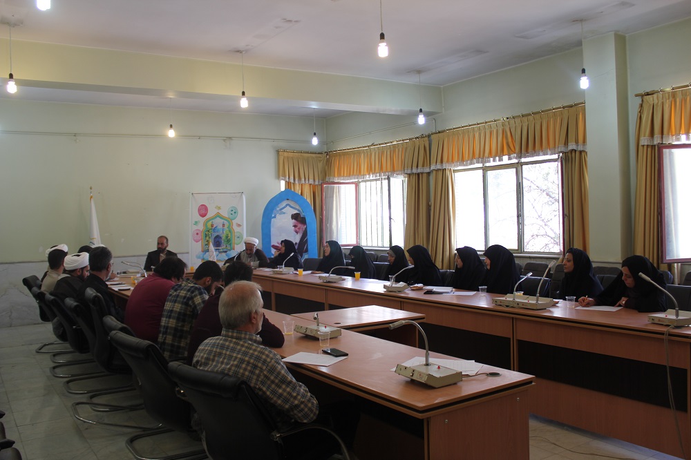 حضور مدیران کانون های مساجد شهرستان شهرکرد در جلسه آموزشی اوقات فراغت