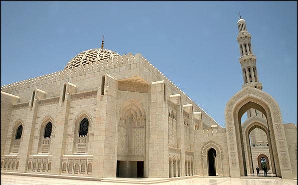 رحیمی از مسجد سلطان قابوس بازدید کرد