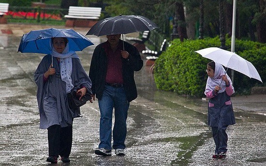 بارش باران بهاری مسافران نوروزی کهگیلویه و بویراحمد را غافل گیر کرد