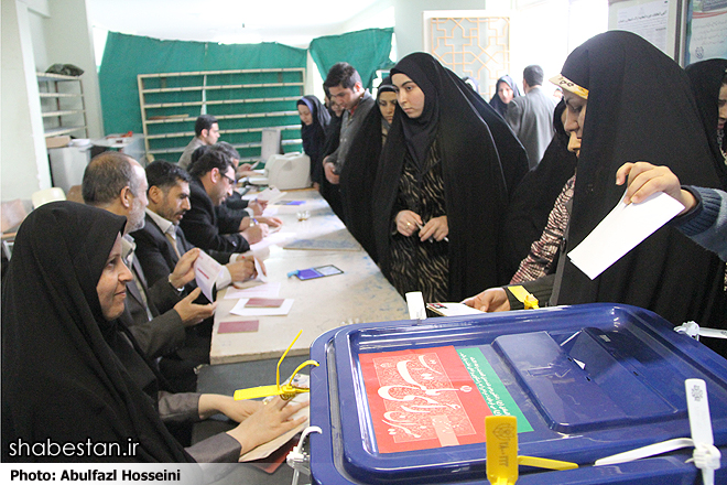 حضور مردم در انتخابات مهر تاییدی بر نظام جمهوری اسلامی است