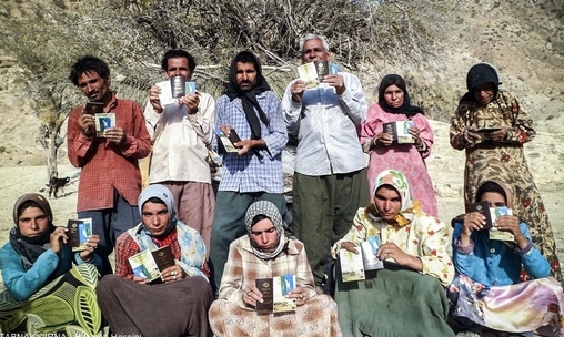 خانواده دشتستانی بعد از 74 سال شناسنامه دار شدند