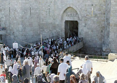 حضور دهها فلسطینی از ساعات اولیه صبح در مسجدالاقصی