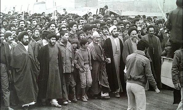 از قتل عام در مسجد گوهرشاد تا تجمع در مسجد لرزاده