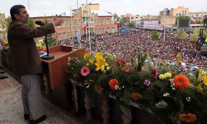 دولت مسیر آبادانی را تا ریشه کنی فقر و تبعیض ادامه خواهد داد