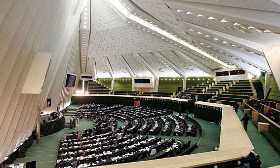ماده 196 لایحه برنامه پنجم مربوط به شوراهای نظارتی پشت در مجمع تشخیص مصلحت