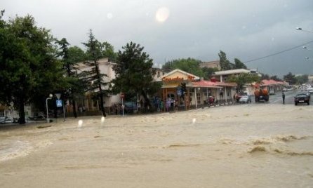 سیل و طوفان جان 100 نفر را در روسیه گرفت