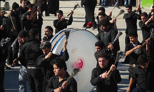 جوانهایی که به هیئتها می روند؛ بخوانند