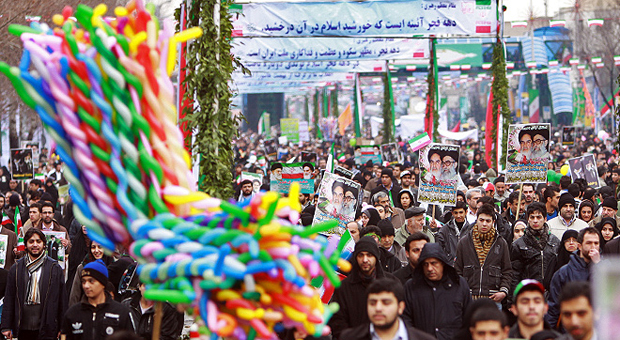 میدان آزادی از آزادگی و حضور ملت ایران می خروشد