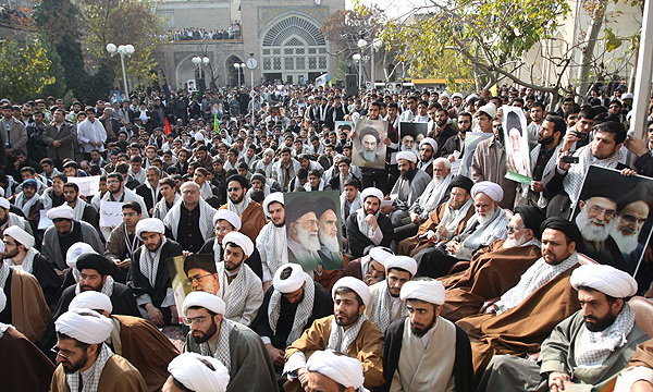 تجمع طلاب حوزه های علمیه تهران در اعتراض به کشتار شیعیان پاکستان