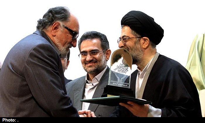 نقدیر از عوامل فیلم سینمایی "مسافری از ری"
