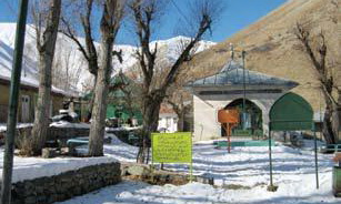 زیارت امامزادگان سید طاهر و سید زاهد (ع) در روستای آهار