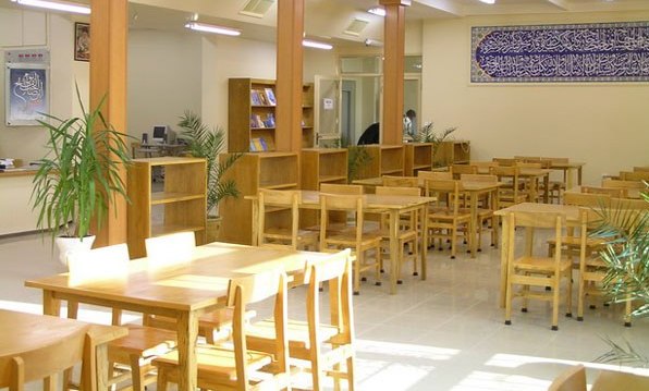 حمایت خیران از کتابخانه ها زمینه ساز توسعه مطالعه در جامعه است