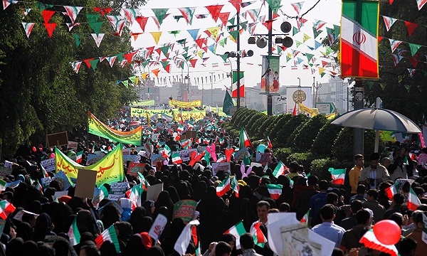 راهپیمایی 22 بهمن برگ زرین دیگری بر دفتر افتخارات ملت ایران افزود