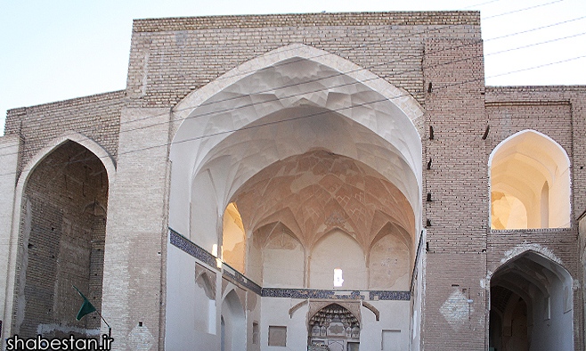 در محراب صبح ...مسجدی تک ایوانی در آران و بیدگل