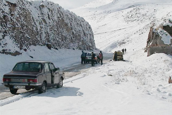 استفاده رانندگان از زنجیر چرخ در جاده های کوهستانی گلستان