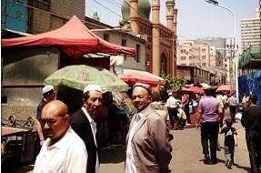 «اویغورها» در خانه هایشان وادار به روزه خواری می شوند