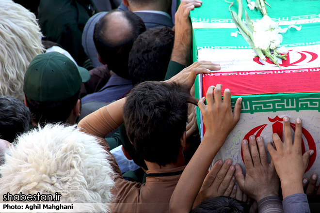 حس وحال عجیب دانشجویان دانشگاه علوم پزشکی گلستان درمیزبانی شهدای گمنام