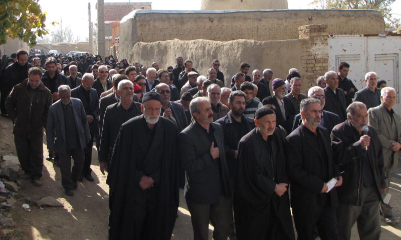 برگزاری مراسم انتقال عَلَم عزای حسینی در روستای انجدان