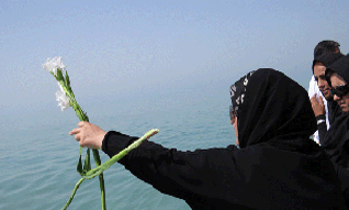 پیشکش آنانکه سفینه شان، پهنه دریا را و شرح سینه شان سکوت آسمان را شکست