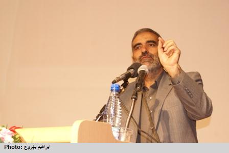 معلمان نقش بسزایی در تربیت صحیح نسل آینده ساز جامعه دارند