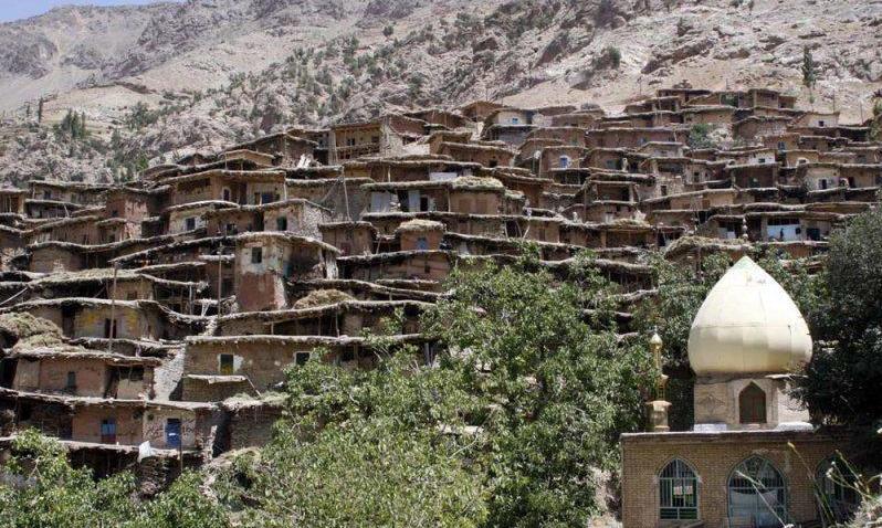 روستای سرآقا سید استان چهارمحال و بختیاری دچار آتش سوزی شد 