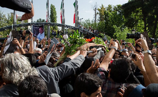 پیکر جلیل شهناز در قطعه هنرمندان آرام گرفت