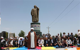 رونمایی از تندیس رحیم موذن زاده اردبیلی