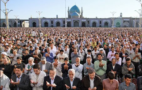 نماز عید قربان به امامت آیت الله علم الهدی در حرم رضوی برگزارشد