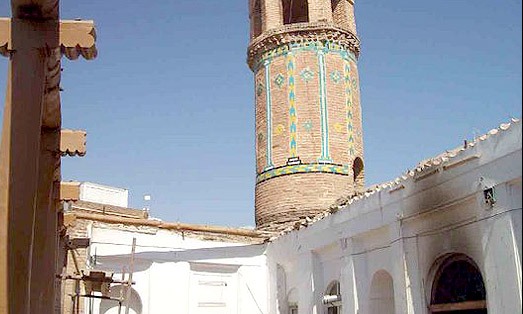 مسجد تاریخی دومناره سقز طعمه حریق شد