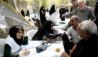 برپایی درمانگاه صلواتی کانون سردرود در دهه فجر